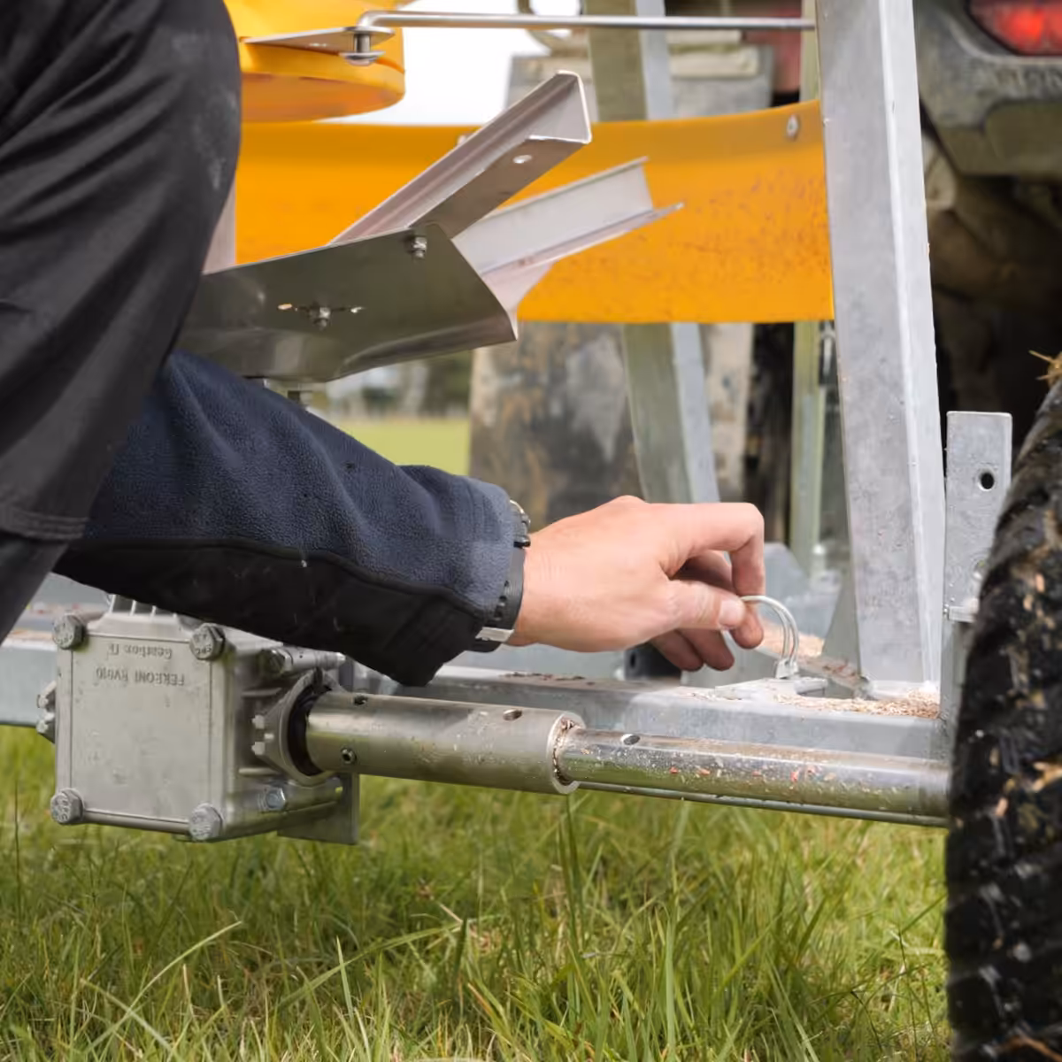 Yelo 300 Pin Drive Spreader - Image 2
